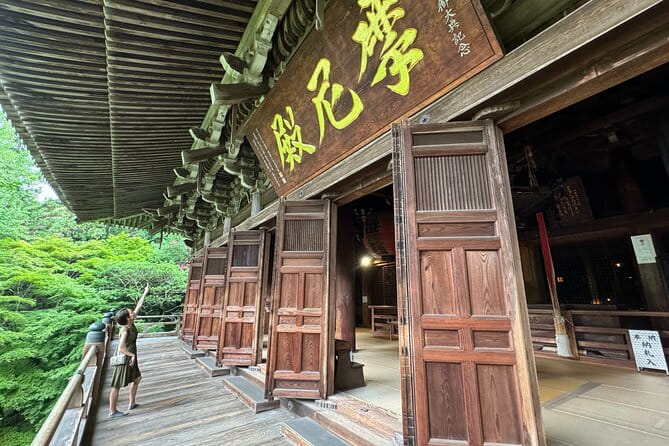 Himeji: Private Guided Tour of Himeji Castle and Engyoji Temple - Pricing and Group Size Options