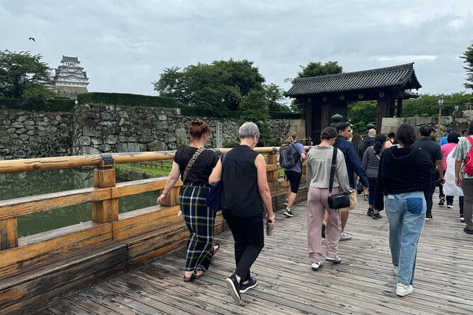 Himeji: Private Guided Tour of Himeji Castle and Engyoji Temple - Accessibility Considerations