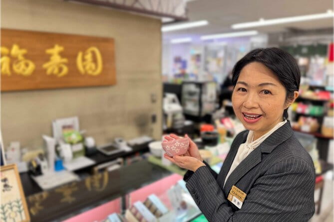 Hiroshima 6hr Private Guided Tour & Food Tasting With Concierge - Meeting and Pickup