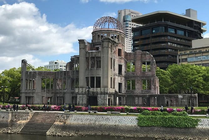 Hiroshima in a Nutshell: Morning Bike Adventure - Guide Expertise and Tour Style