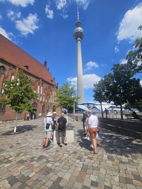Historic Berlin Pubs & History Tour - Practical Tips