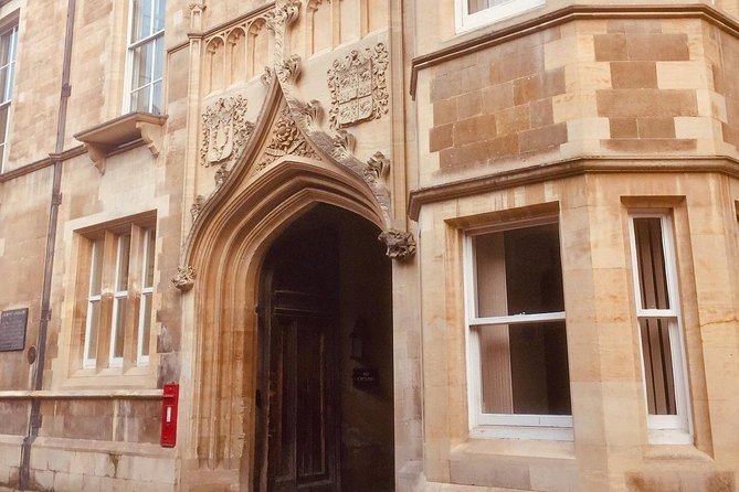 Historic Cambridge: A Guided Walking Tour - Key Points