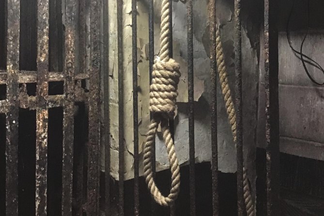 Historic London Pubs Private Walking Tour - Confirmation and Accessibility