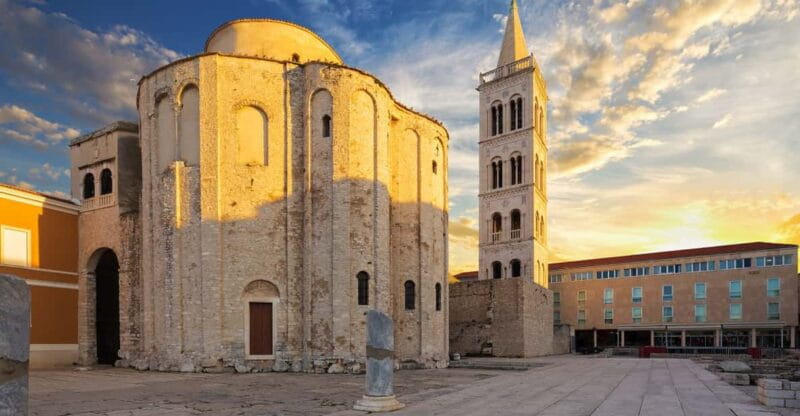 History Walking Tour in Old Center Zadar with Licenced Guide - Introduction to Zadar’s Old Town: First Impressions