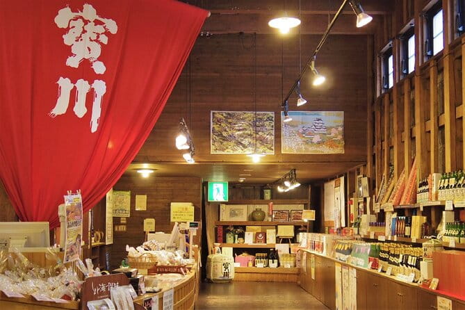 Hokkaido Otaru Aquarium, Ropeway, Cinematic Bus Tour From Sapporo - Attractions and Inclusions