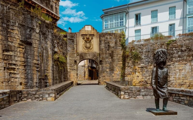 Hondarribia: City Highlights Guided Walking Tour - How the Experience Adds Value