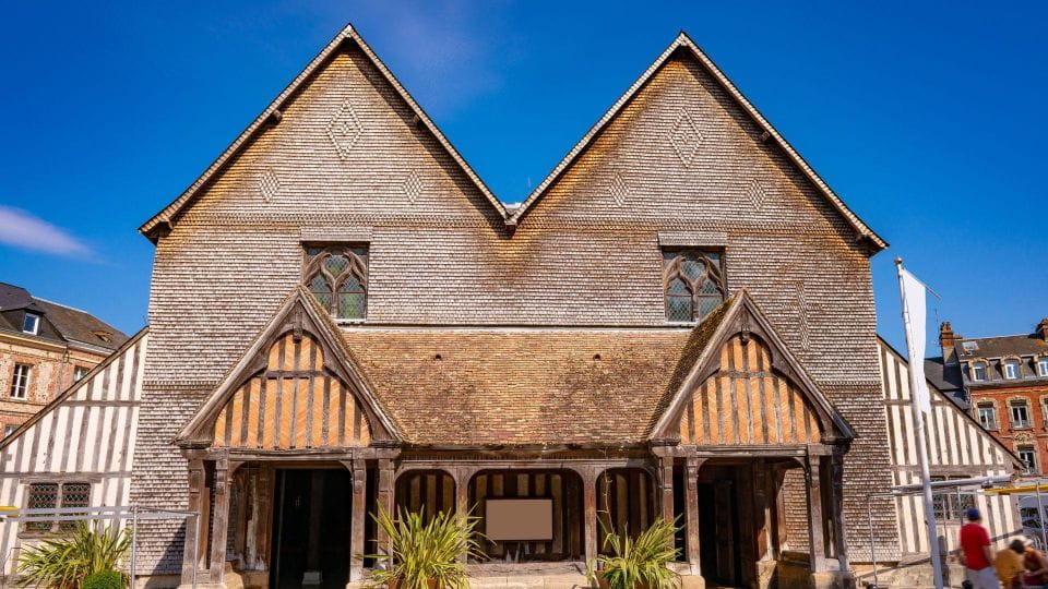 Honfleur: City Exploration Game and Tour on Your Phone - Interactive City Exploration