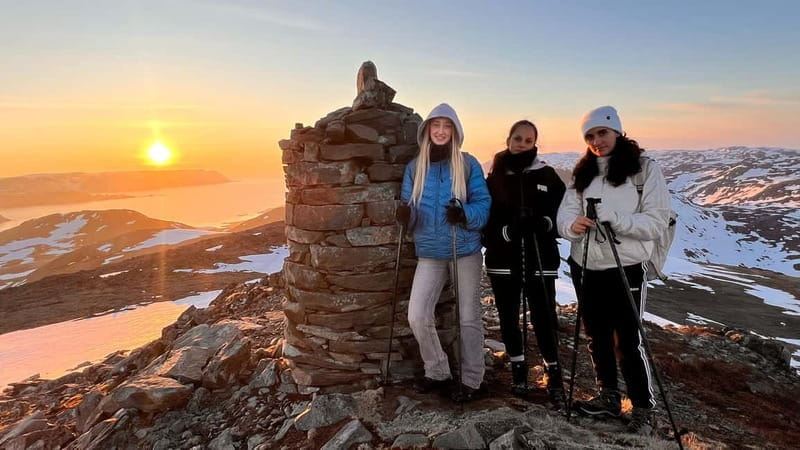 Honningsvåg: Hiking Tour. Arctic Ocean Views from Mountains - Exploring the Arctic with a Personal Touch