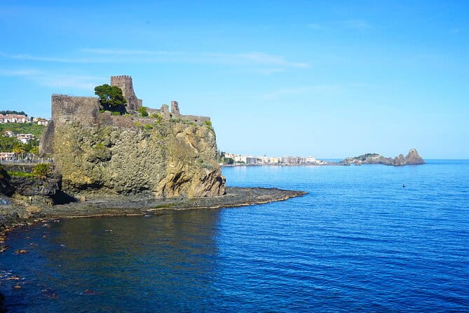 Hop on hop off Catania-Acicastello-Acitrezza panoramic bus - Key points / Takeaways