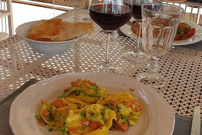 Horseback ride and gourmet cuisine in a historic food shop - Exploring the Experience in Detail