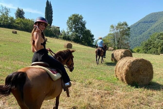Horseback ride and Poolside Day chillout with Tuscan Lunch - A Thorough Look at the Experience