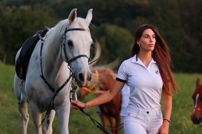 Horseback riding for experts between the lake and the mountains - The Break and Local Flavors