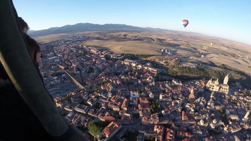 Hot air Balloon over Segovia & Hop-on&Hop-off Touristic Bus - A Unique Way to Discover Segovia: Hot Air Balloon and Hop-on-Hop-off Tour