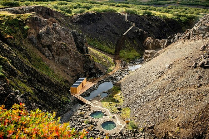 Husafell Canyon Baths Tour - Meeting Location and Guide