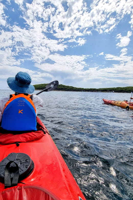 Hvar: Half day kayak tour to Pakleni islands - Discovering the Beauty of the Pakleni Islands by Kayak