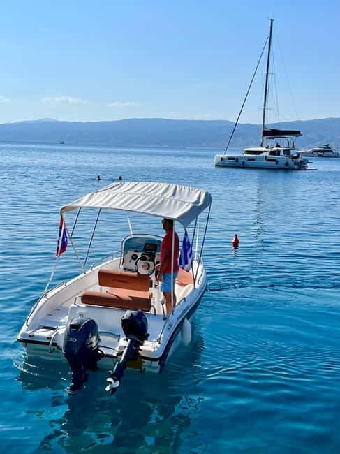 Hydra: No-License Boat Rental - Exploring Hydra by Boat: A Unique Way to Experience the Island
