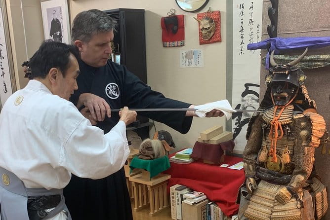 IAIDO SAMURAI Experience With Real SWARD and ARMER - Dressing the Part: Donning the Samurai Armor