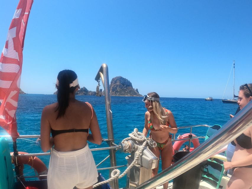 Ibiza: Es Vedrà Morning or Sunset Boat Tour With Swimming - Swimming and Snorkeling Experience
