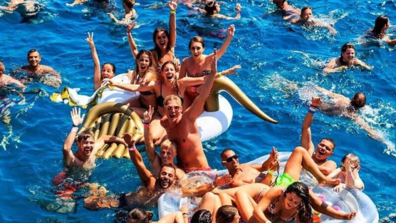 Ibiza: Ocean Club Boat Party with Premium Drinks, Food, & DJ - The Crowd and Atmosphere: Who Will Love It