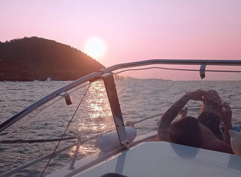 Ibiza: "sunset" tour from the sea in a private boat - The Boat and Amenities
