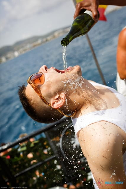 Ibiza Unlimited Drinks Boat Party + Pre Pool Party - Key Points