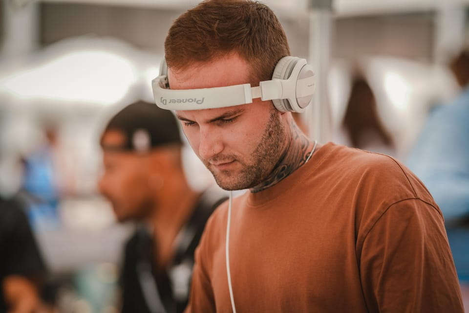 Ibiza Unlimited Drinks Boat Party + Pre Pool Party - Participant Suitability