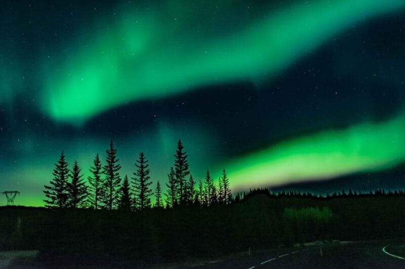 Iceland: Private Northern Lights Tour with Champagne - Discovering the Magic of the Northern Lights in Style