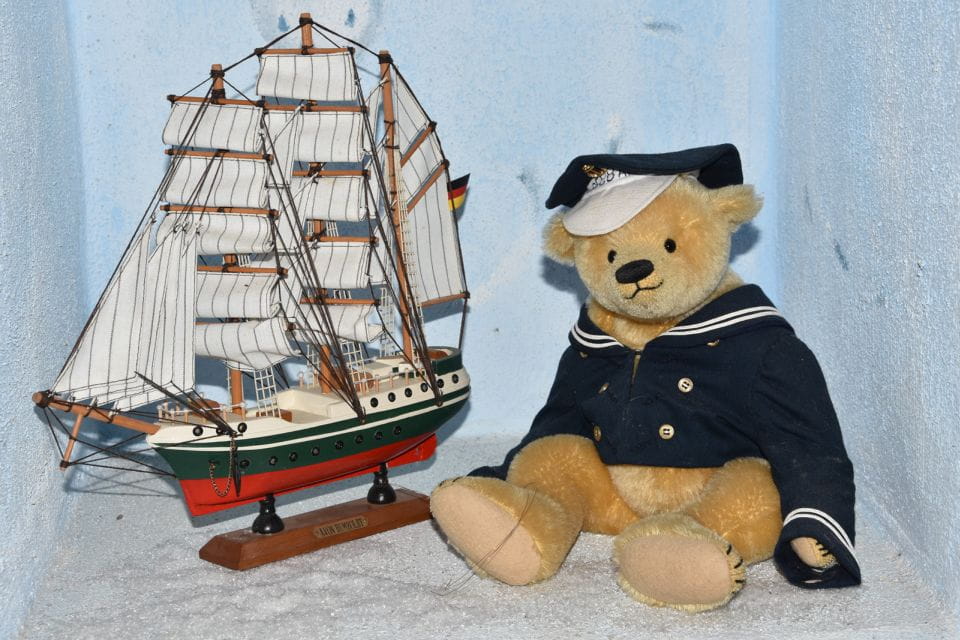 Icod De Los Vinos: Artlandya Doll World Entry Ticket & Tour - Accessibility Features