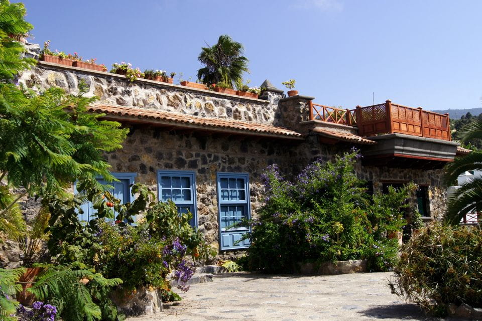 Icod De Los Vinos: Artlandya Doll World Entry Ticket & Tour - Tips for Visitors