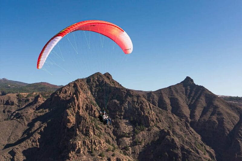 Ifonche: Paragliding mid-mountain flight (1000m) - Entering the World of Tenerife Paragliding