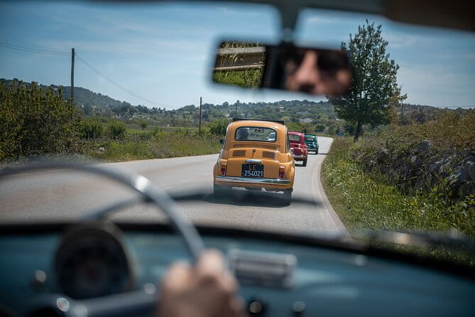 In Valle d'Itria on a vintage Fiat 500. Photo Quest Tour - Key points / Takeaways