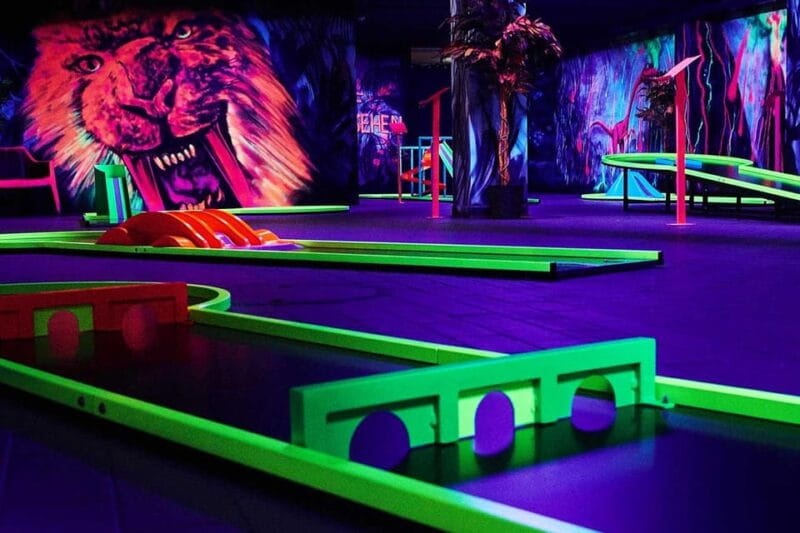 Innsbruck: 3D Mini Golf with Dazzling Light Effects - Key Points / Takeaways