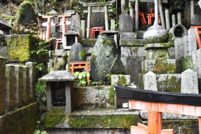 Inside of Fushimi Inari - Exploring and Lunch With Locals - Positive and Negative Traveler Feedback