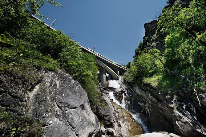 Interlaken and the Green Train of Swiss Alps Day Trip from Milan - Price and Logistics: Is It Worth It?