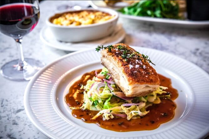 International Stand Up Comedy Showcase - Show & Dinner (Côte) - Practical Details: Logistics and Tips