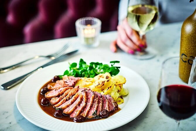 International Stand Up Comedy Showcase - Show & Dinner (Côte) - The Sum Up: The Right Mix of Food, Fun, and London Spirit