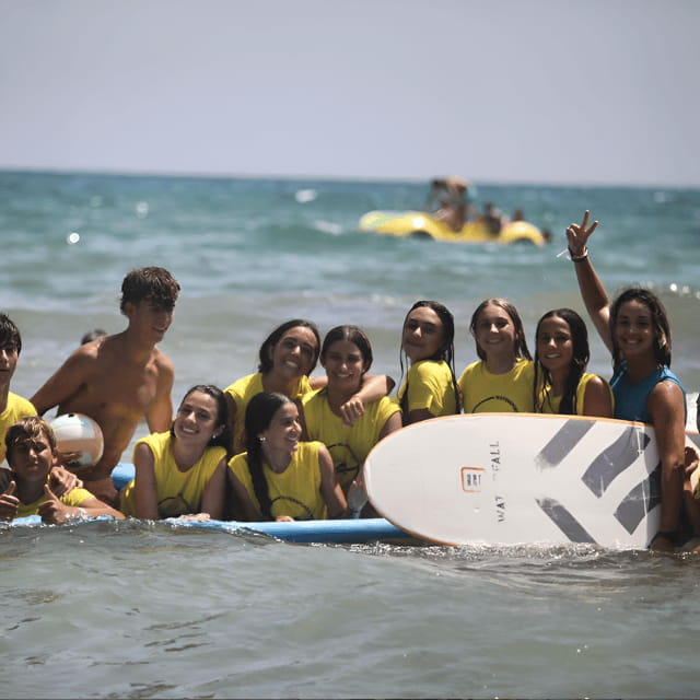 INTRODUCTION TO SURFING COURSE - Diving into the Details of the Alicante Surfing Experience
