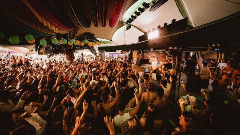 Ios: Australia Day at HQ in Ios Island - Exploring the Ios Australia Day Experience