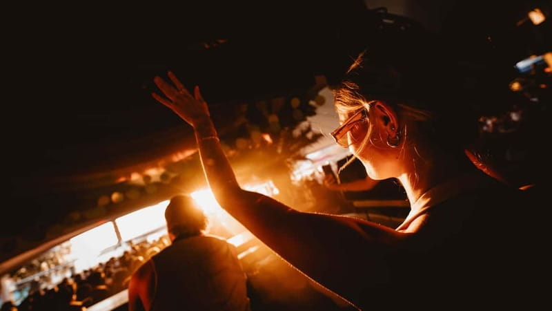 Ios: Australia Day at HQ in Ios Island - FAQ