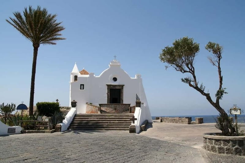 Ischia: Island tour with wine tasting in a typical winery - Key Points / Takeaways