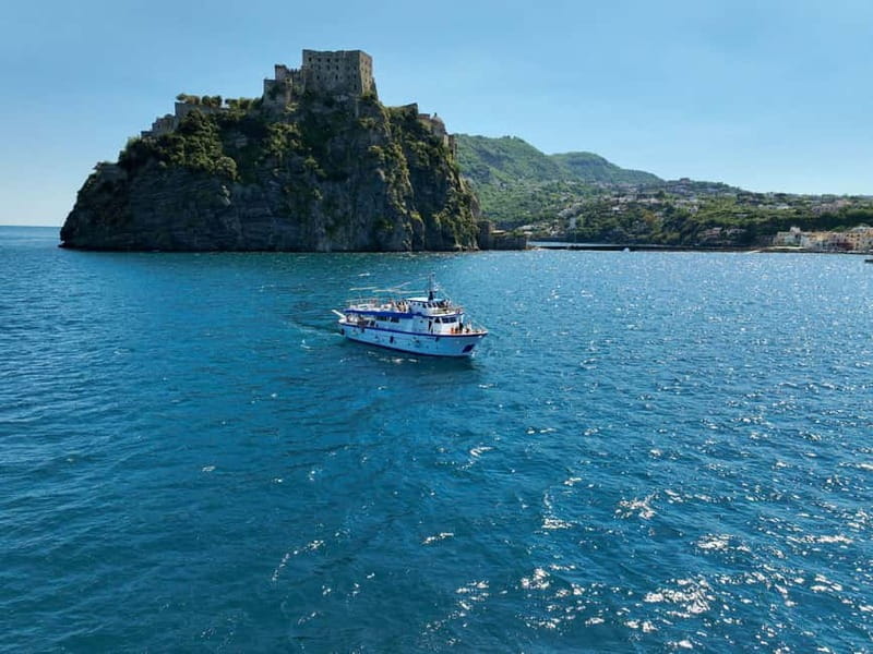Ischia: MiniCruise with swimming stops and lunch on board - Key points / Takeaways