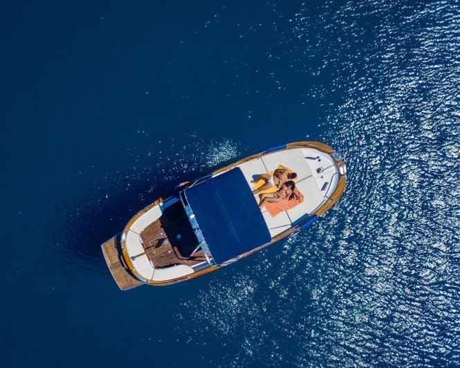 Island of Ischia: private full day boat tour on Aprea 7,5m O - How the Experience Unfolds