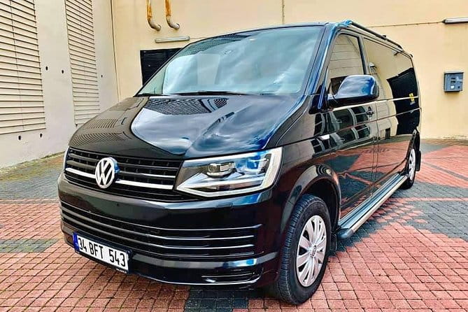 Istanbul Airport Transfer - Entering the Airport and Finding Your Driver