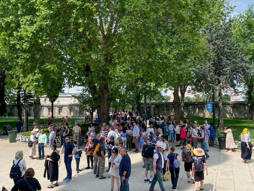 Istanbul: Basilica, Topkapi, Blue Mosque & Hagia Sophia Tour - Blue Mosque Visit