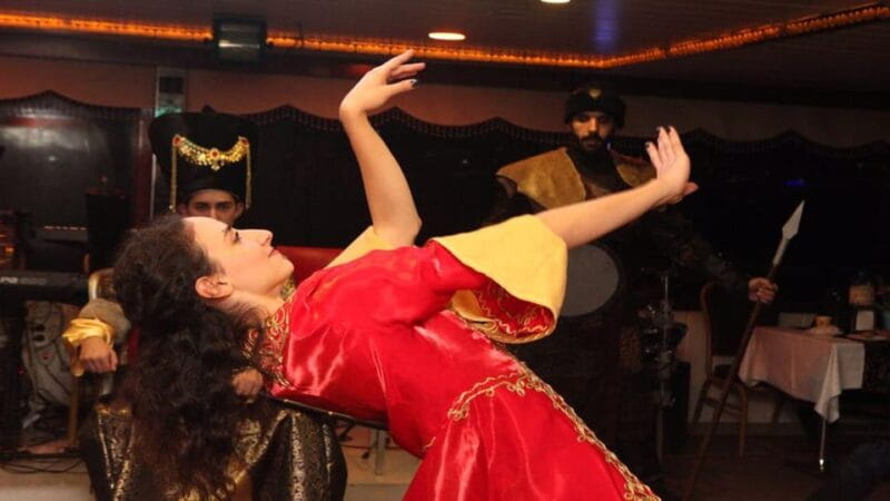 Istanbul: Bosphorus Evening Dinner Cruise with Entertainment - Who Should Book This Tour?