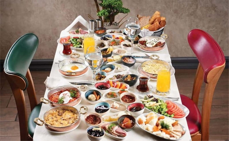 Istanbul: Bosphorus Morning Cruise with Breakfast - Key Points / Takeaways