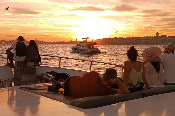 Istanbul Bosphorus Sunset Cruise on Luxury Yacht - Included Amenities