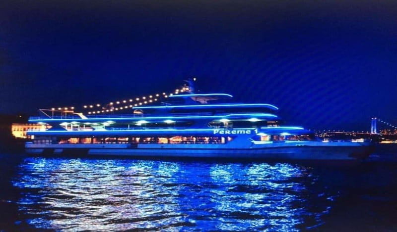 Istanbul: Evening Bosphorus Dinner Cruise with Belly Dance - The Show: Traditional Turkish Night Entertainment