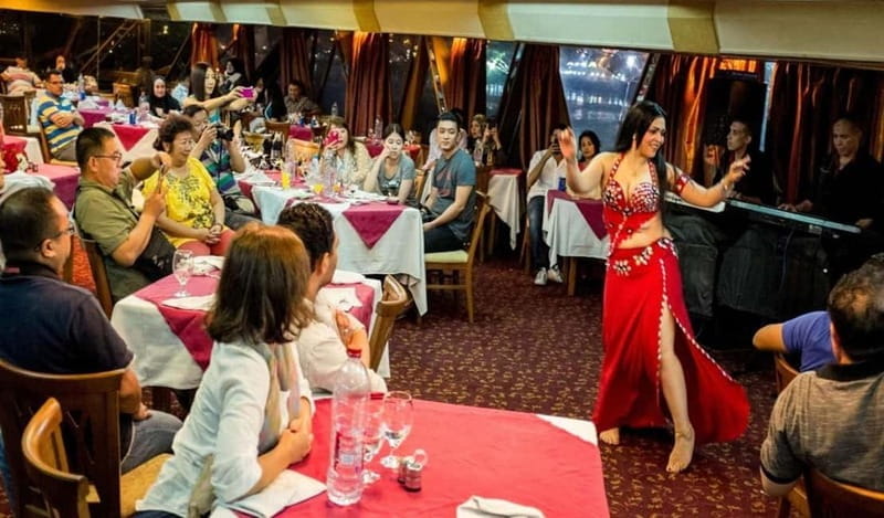 Istanbul: Evening Bosphorus Dinner Cruise with Belly Dance - Returning and Reflection: A Night to Remember