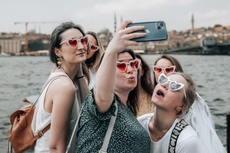 Istanbul: Galata Tower, Bosphorus & Hidden Gems Photo Shoot - Introducing the Istanbul Photoshoot Experience